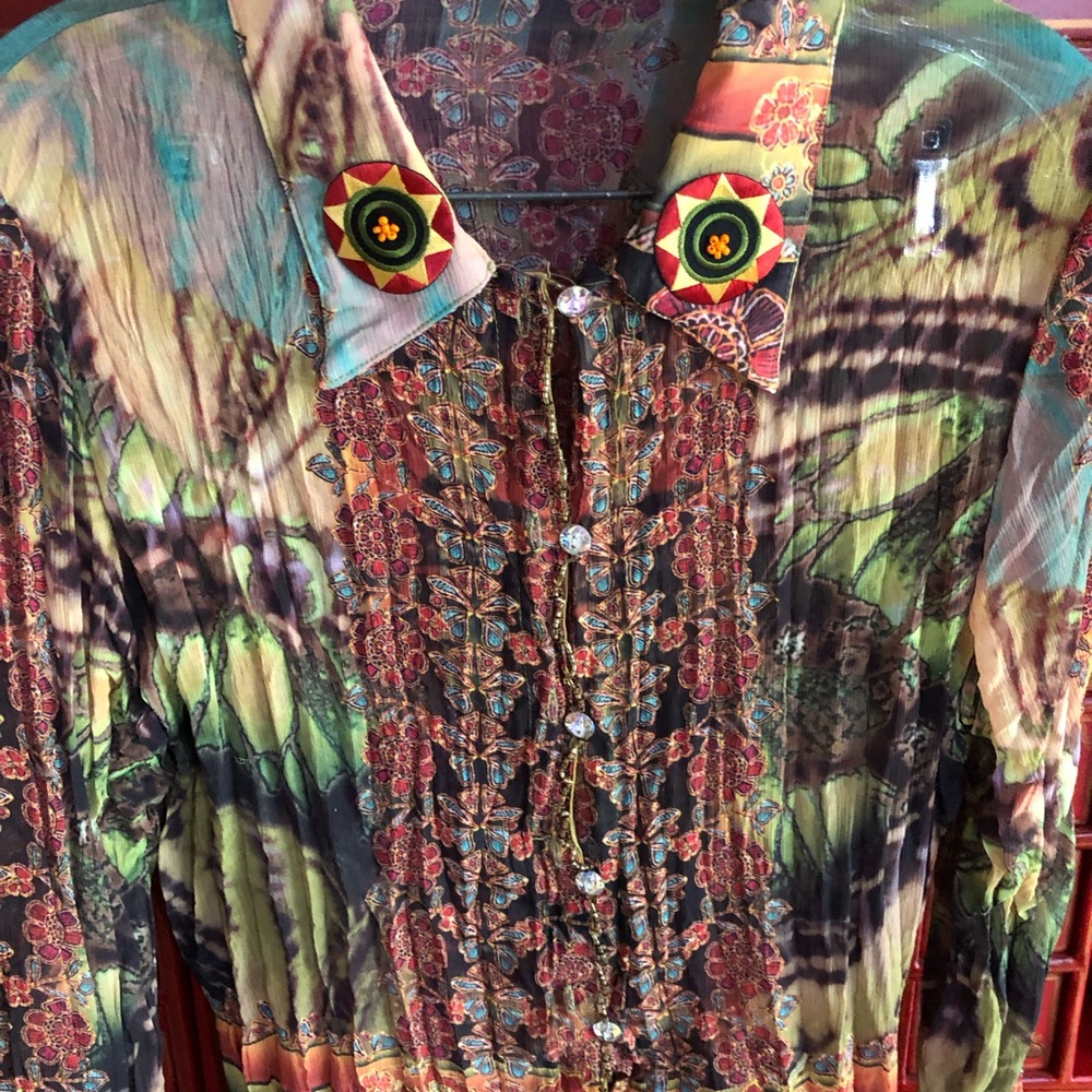 Love Amour Blouse Shirt Embroidered Multicolor Long Sleeve Button Up Size XLarge - Picture 9 of 15